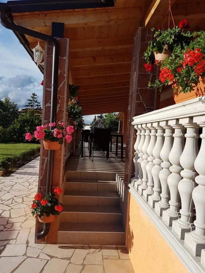 Villa Nikolina Medulin Exterior foto